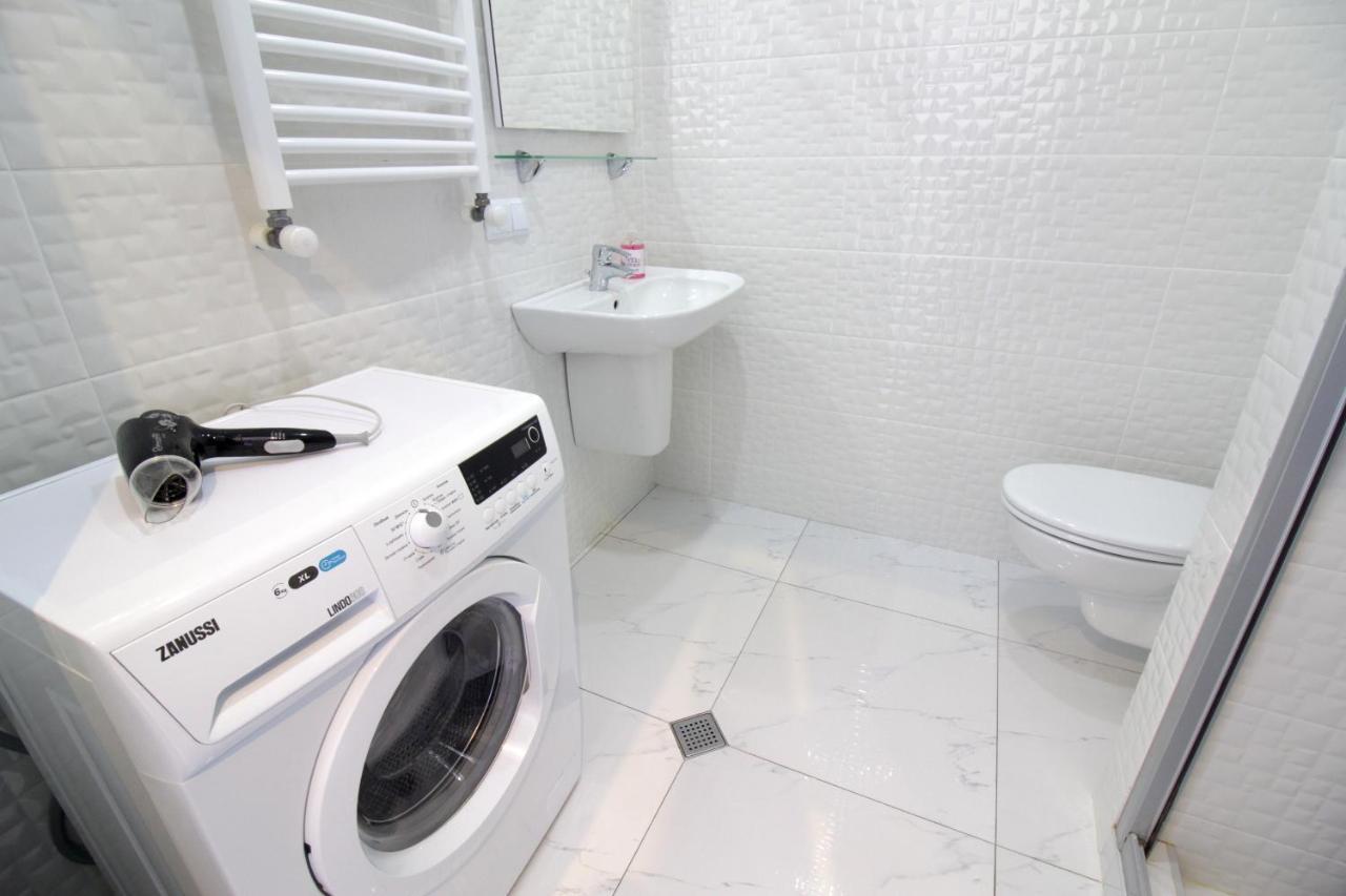 Apartments Inasaredze บาทูมิ ภายนอก รูปภาพ